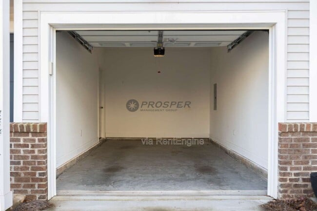 Building Photo - 16 Jaycee Ct