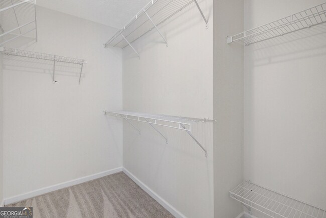 Building Photo - 77 Crescent St