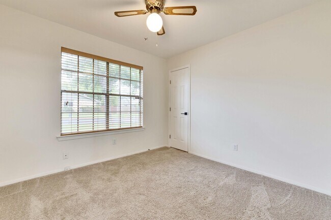 Building Photo - 5403 Porsche Ln