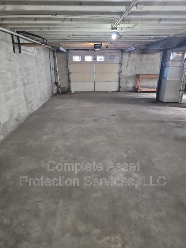 Building Photo - 3707 S Liverpool Rd