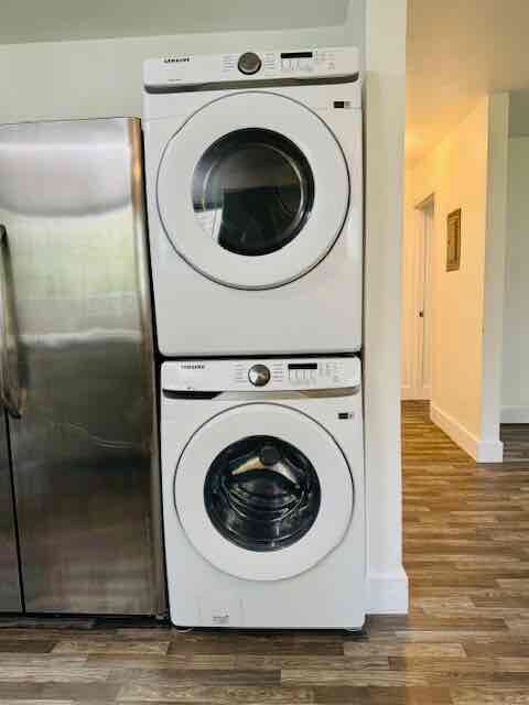 Building Photo - 227 E 12th Ave