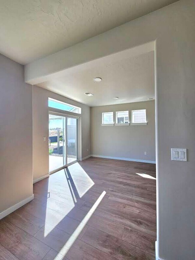 Building Photo - Brand new 3 Bed 2.5 Bath Home- Owyhee Scho...