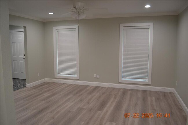 Building Photo - 14923 Perthshire Rd