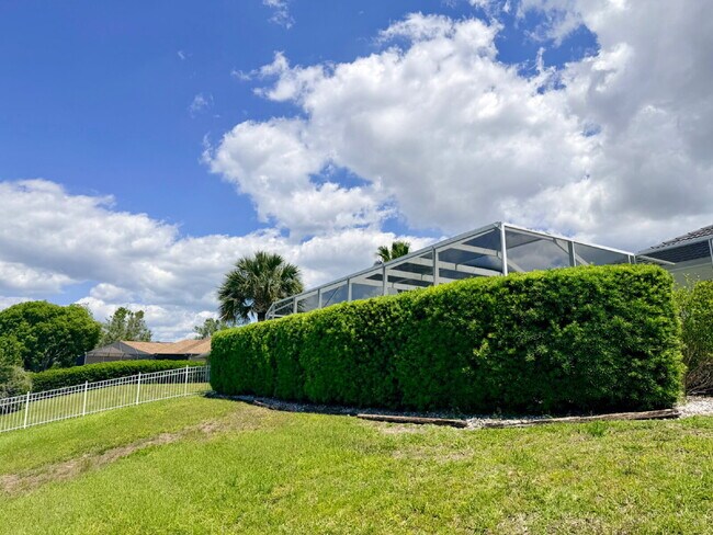 Building Photo - Beautifully maintained POOL home for Rent.