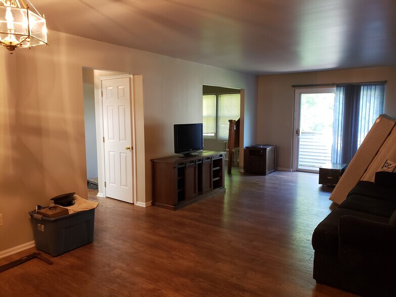 Building Photo - 5102 Austin Ct