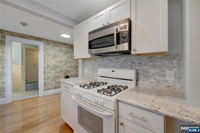 Building Photo - 348 Orchard Terrace