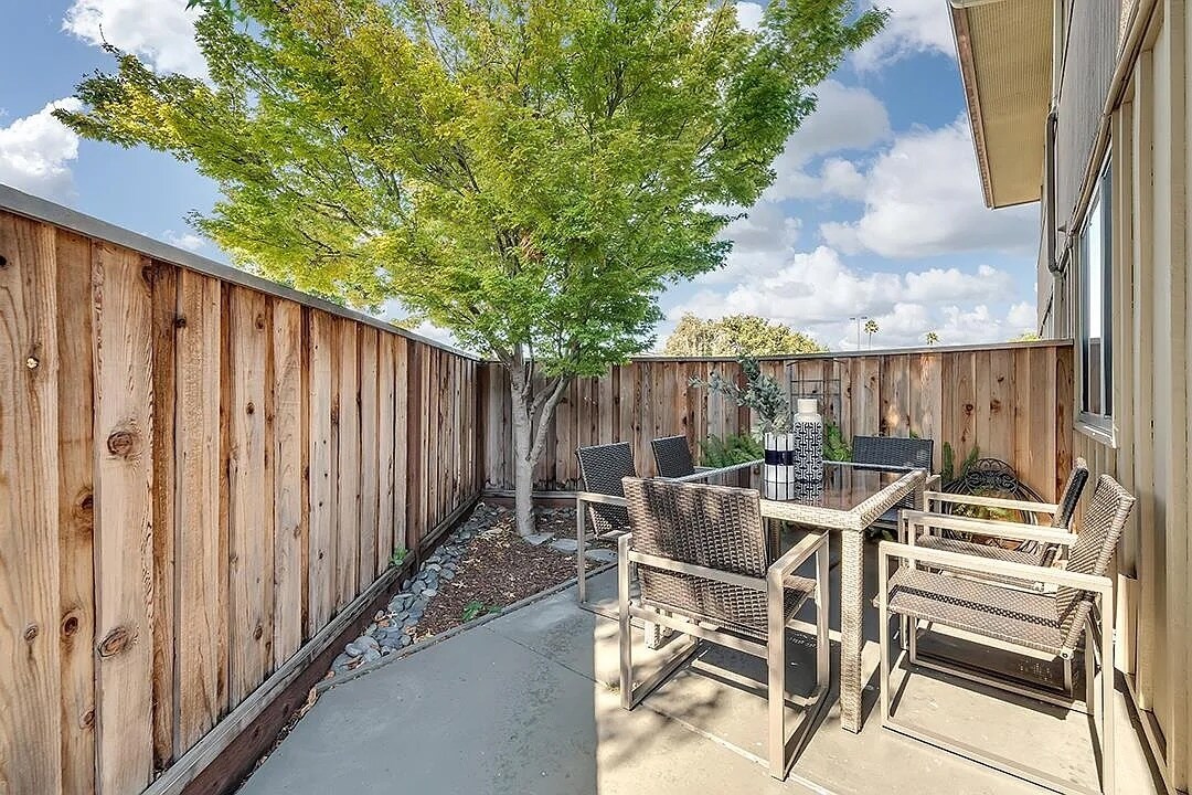 Building Photo - 1636 Marina Ct