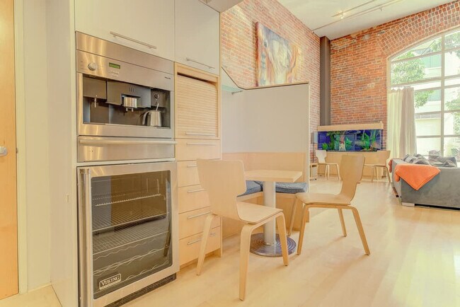 Building Photo - 101 Harrison St