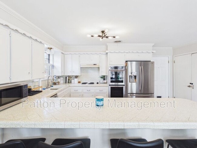 Building Photo - 7727 Cervin Dr