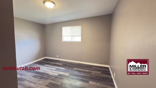 Building Photo - 1625 Paradise Ln