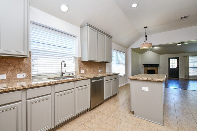 Building Photo - 15122 Heron Meadow Ln