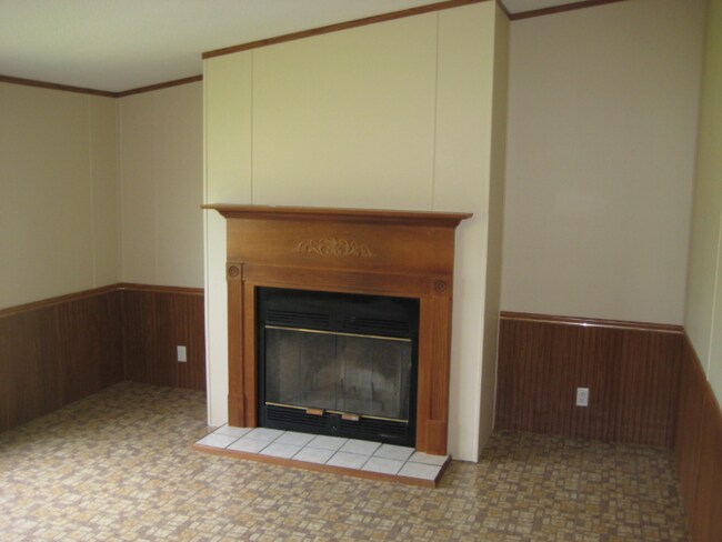 Building Photo - 124 Angie Dr