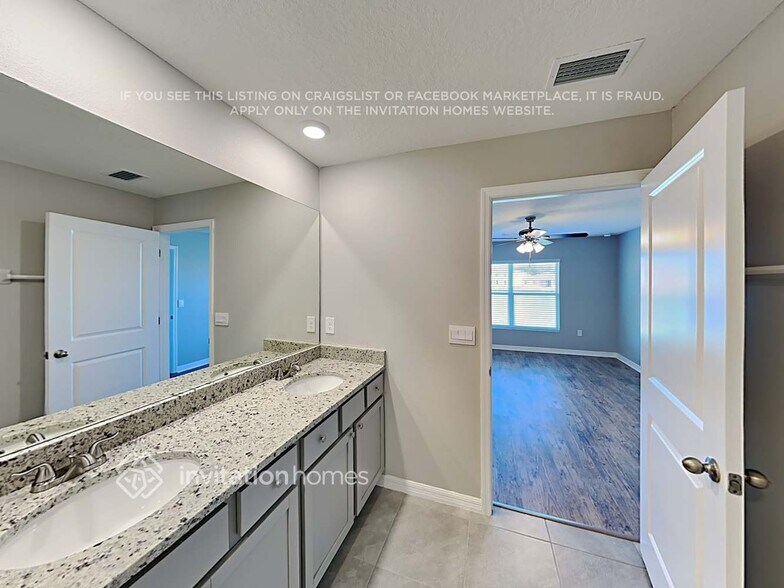 Building Photo - 4116 Silver Strand Trl