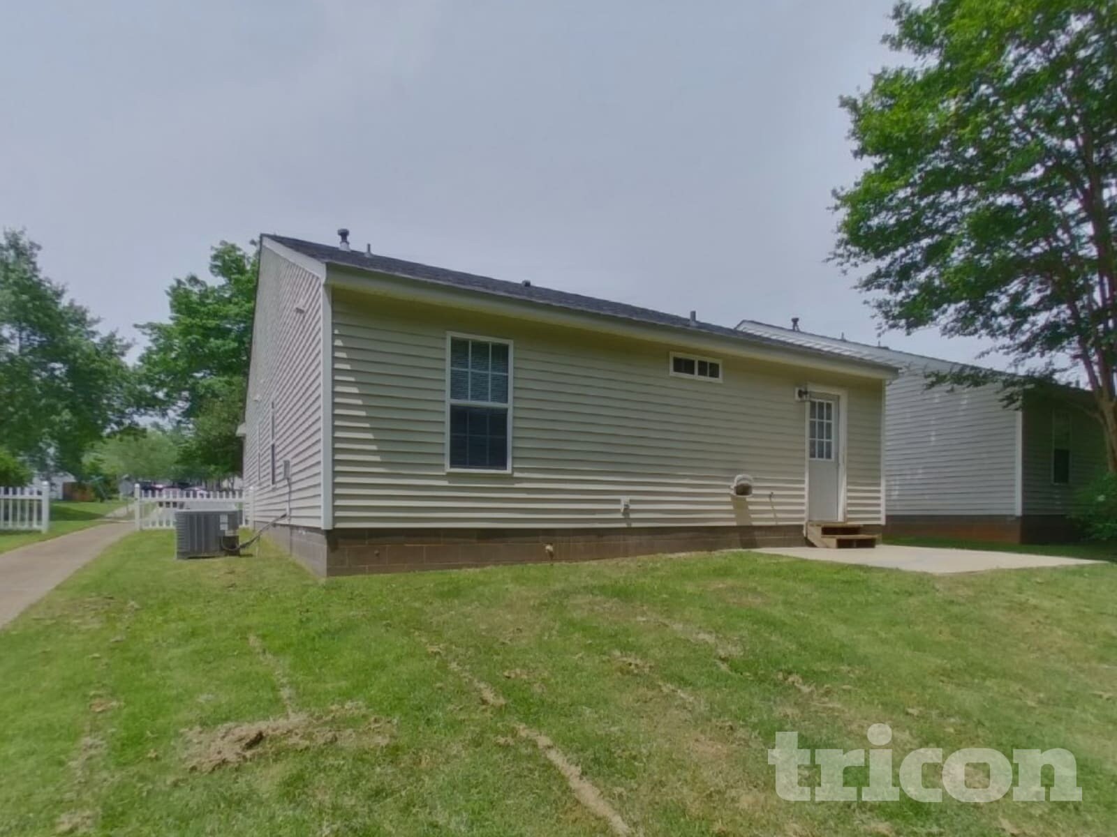 Building Photo - 3033 Salmon River Dr