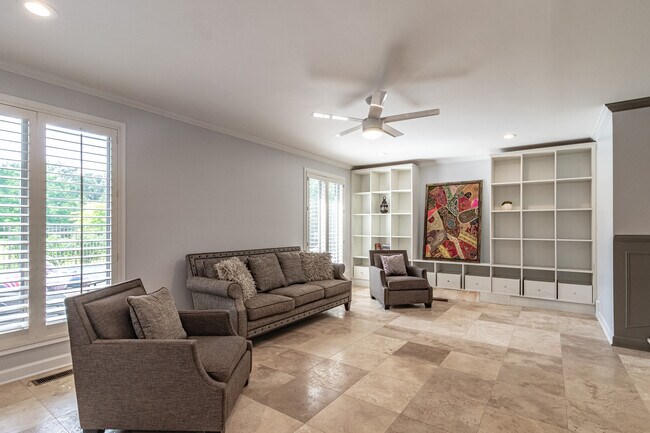 Building Photo - 31 Fox Trail