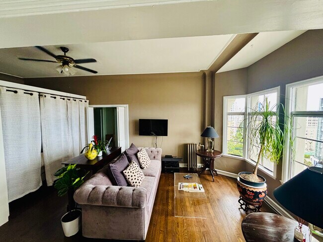 Primary Photo - 800 E Ocean Blvd
