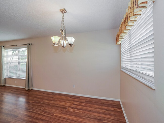 Building Photo - 110 Spring Lake Ct