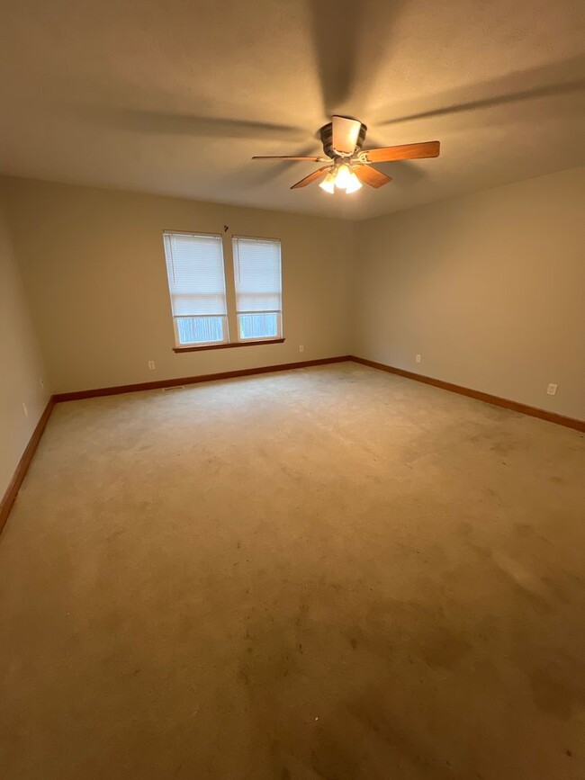 Building Photo - $500 Security Deposit! CHATHAM SCHOOLS SPR...