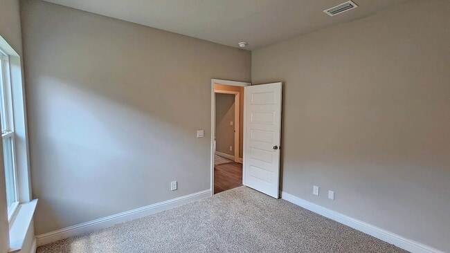 Building Photo - 10532 S Redland St