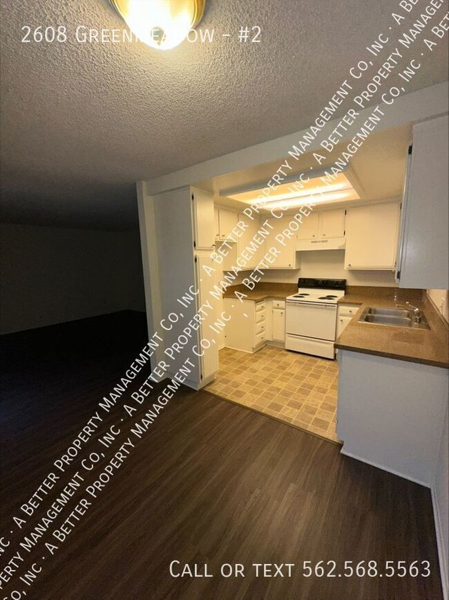 Building Photo - 2 BED/2 BATH w/garage & private patio.  Sm...