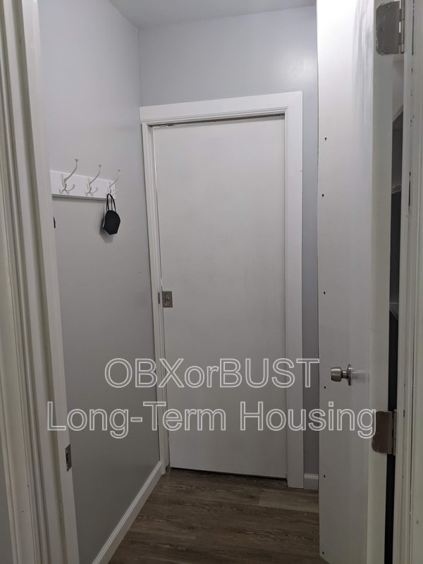 Building Photo - 105 Linden St