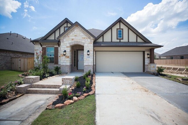Building Photo - 15810 Vanderpool River Dr