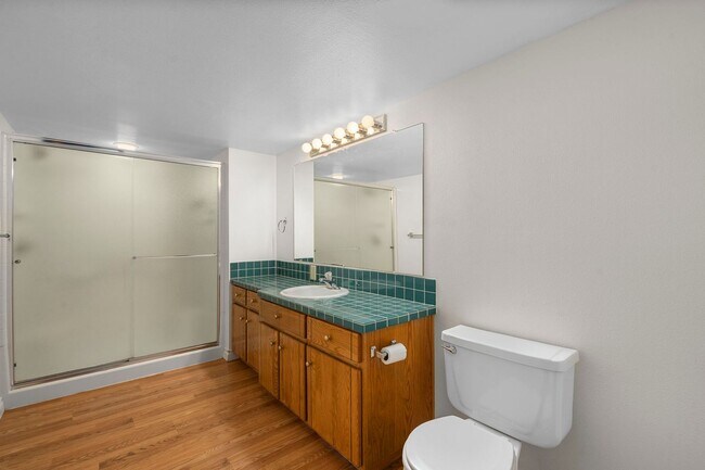 Building Photo - Beautiful 3 bedroom home in Lake Oswego!