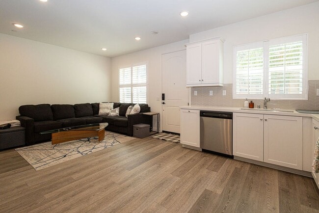 Building Photo - Bright and Airy Split-Level Townhouse in W...