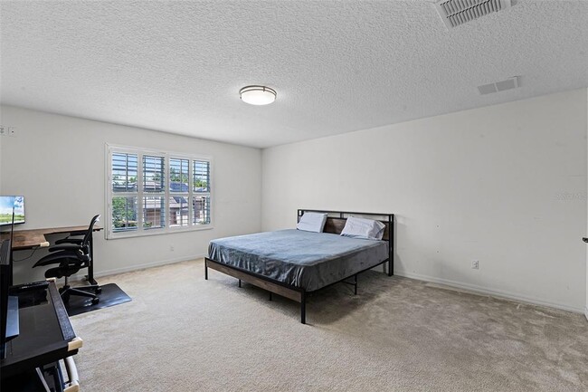 Building Photo - 4905 Legacy Oaks Dr