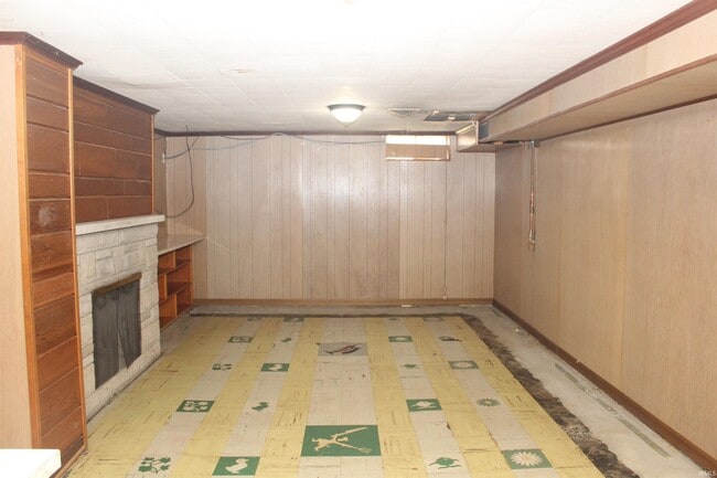 Building Photo - 2100 E Gum St