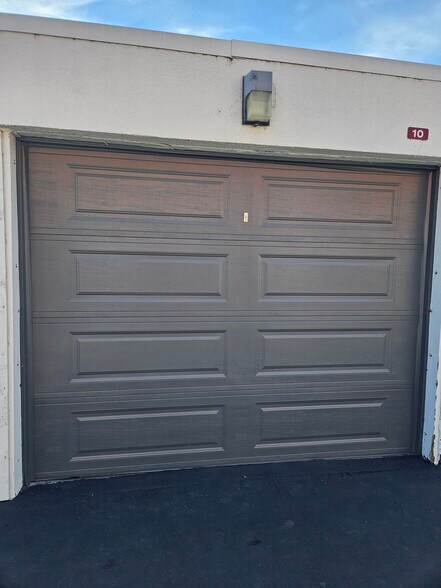 Building Photo - 2519 Chandler Ave