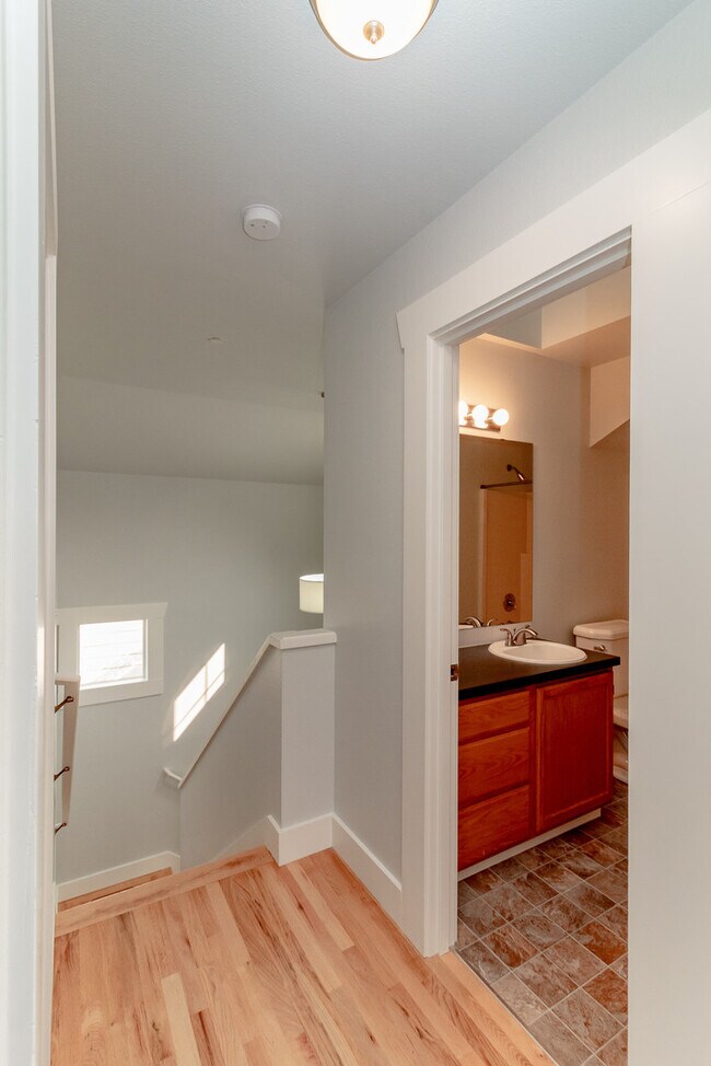 Building Photo - 2073 Palisade Blvd