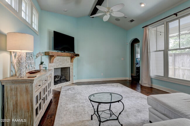 Building Photo - 108 Beaulac Ln