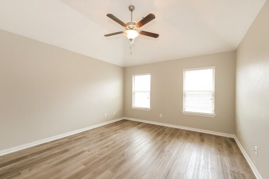 Building Photo - 1104 Wolcott Dr