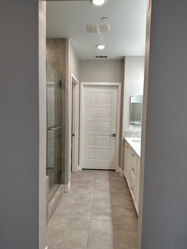 Building Photo - Cessna Lane