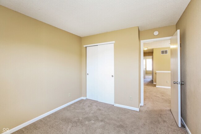 Building Photo - 6625 Kinnerton Dr