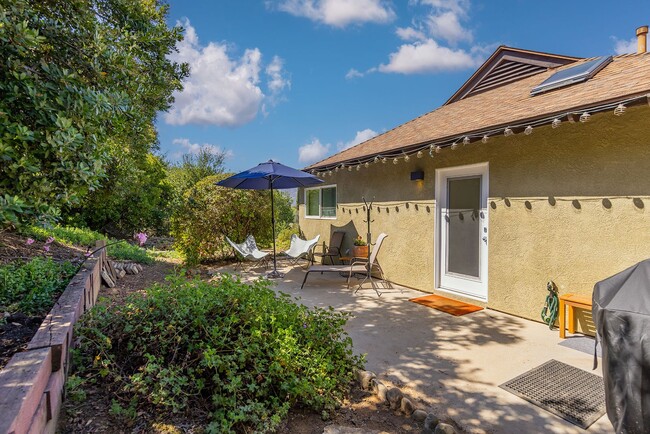 Building Photo - Modern Ojai Charmer