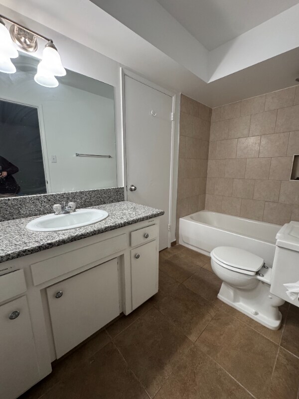 Building Photo - 5904 Daggett Ave