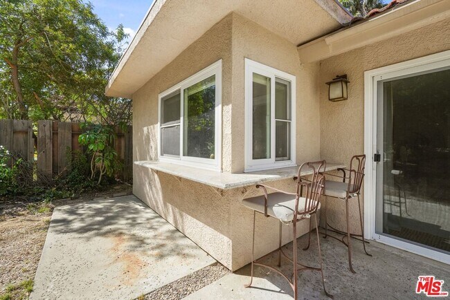 Building Photo - 3194 Rossini Pl