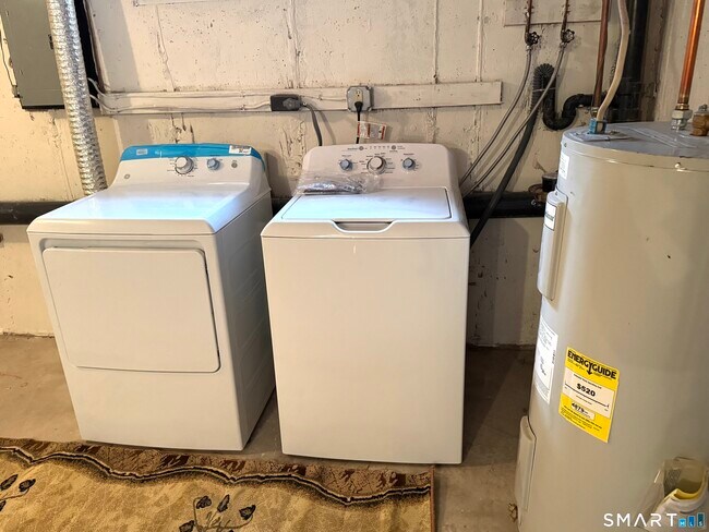 Building Photo - 39 Horton Hill Rd