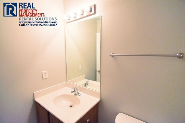 Building Photo - Great 3 bedroom townhome off S. Church!
