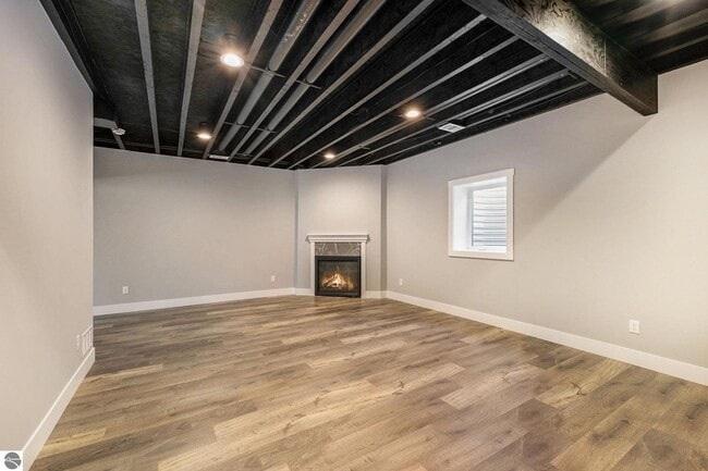 Building Photo - 4 Bedroom Executive Home for Lease