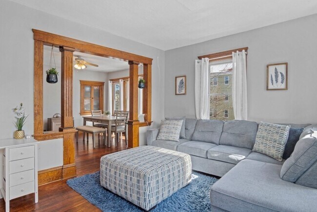 Building Photo - 15 Hillside St