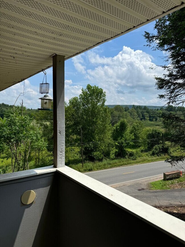 Building Photo - One bedroom Southwick Ma U-11