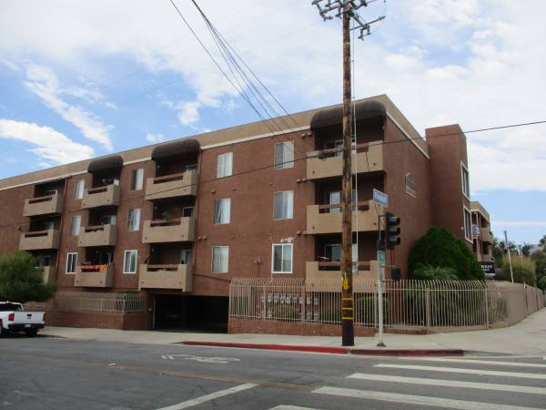 Building Photo - 13950 Foothill Blvd