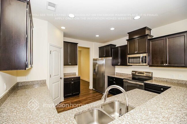 Building Photo - 190 Sassafras Rd