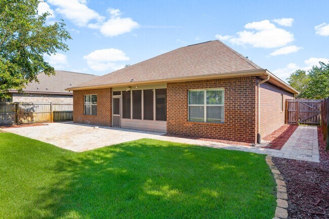 Building Photo - 132 Whispering Lake Dr