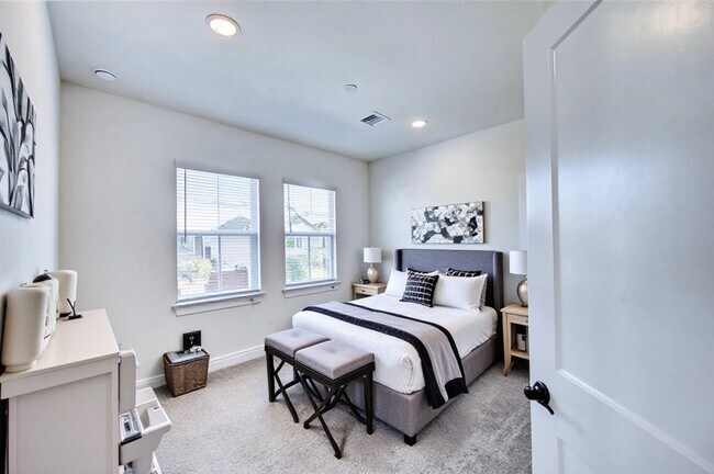 Building Photo - 7643 Meadow Mouse Ln