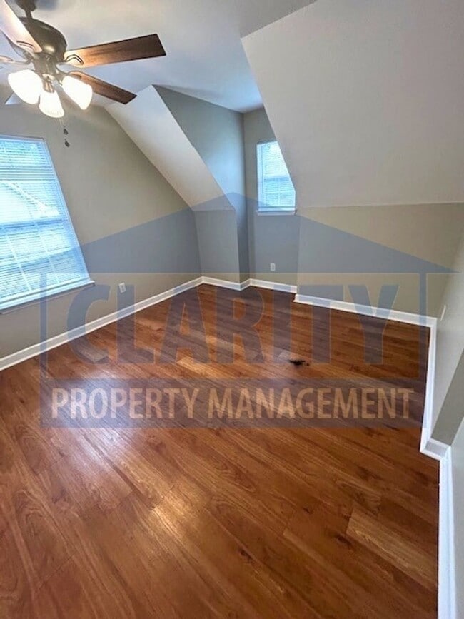 Building Photo - Three-bedroom home in Downtown Cleveland!