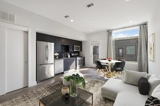 Building Photo - 1800 E 4th St